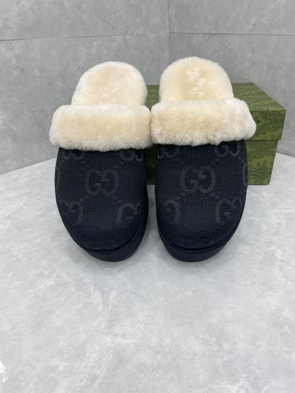 Gucci Men's Slippers 272